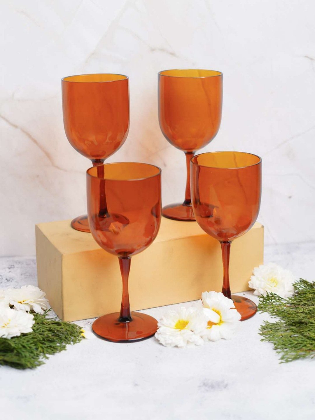 Set of Prism Hue borosilicate wine goblets, 280ml each, featuring a stylish green tone for special occasions.