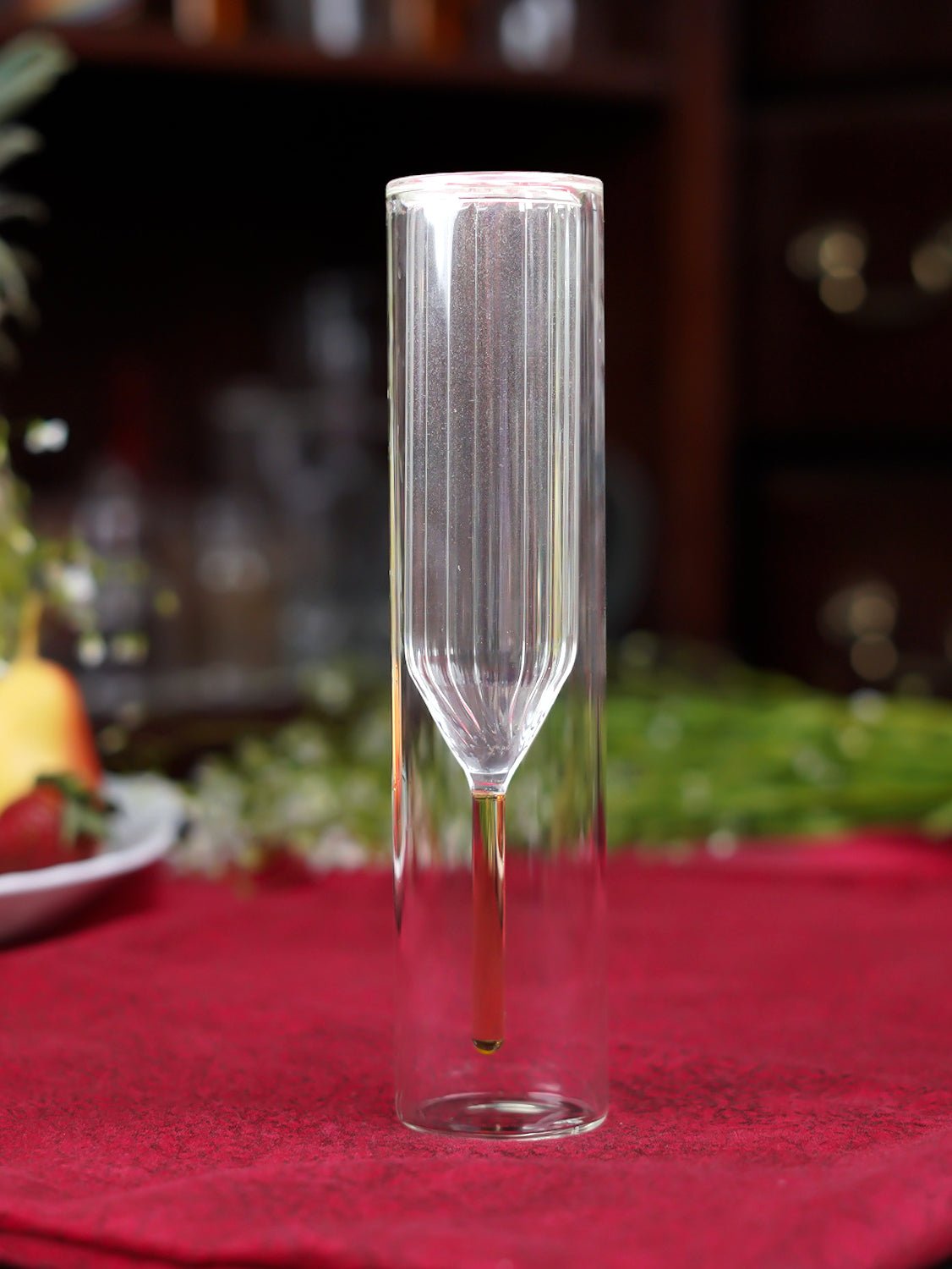 Stylish borosilicate double-walled champagne flute, ideal for toasting special moments with elegance
