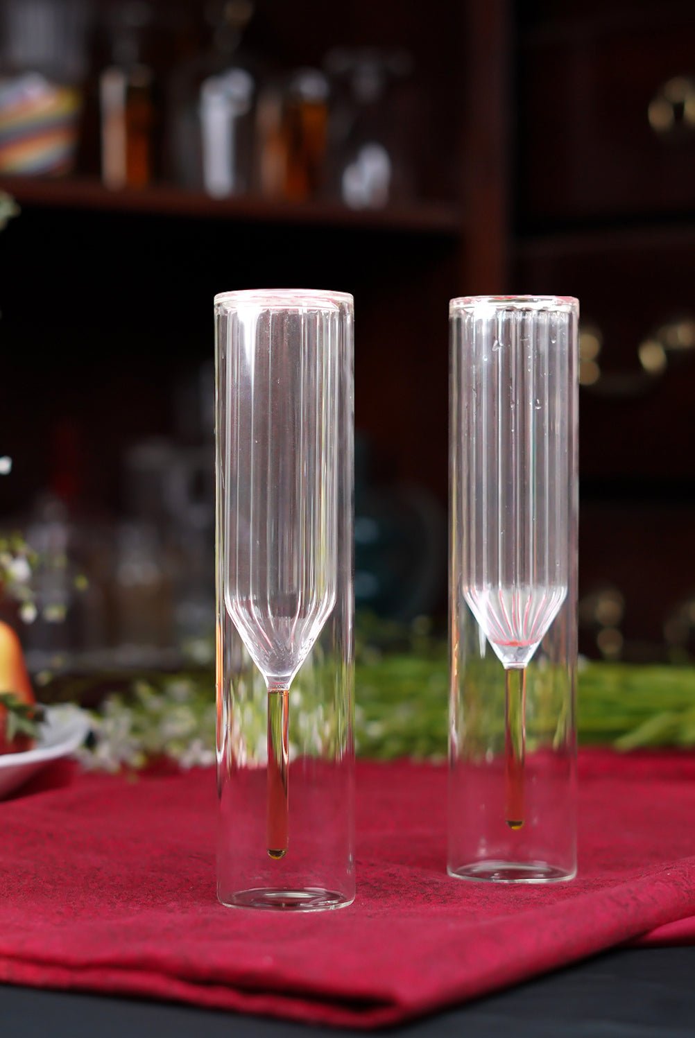 Elegant double-walled champagne flute with a sleek, insulated design for maintaining the perfect bubbly temperature.