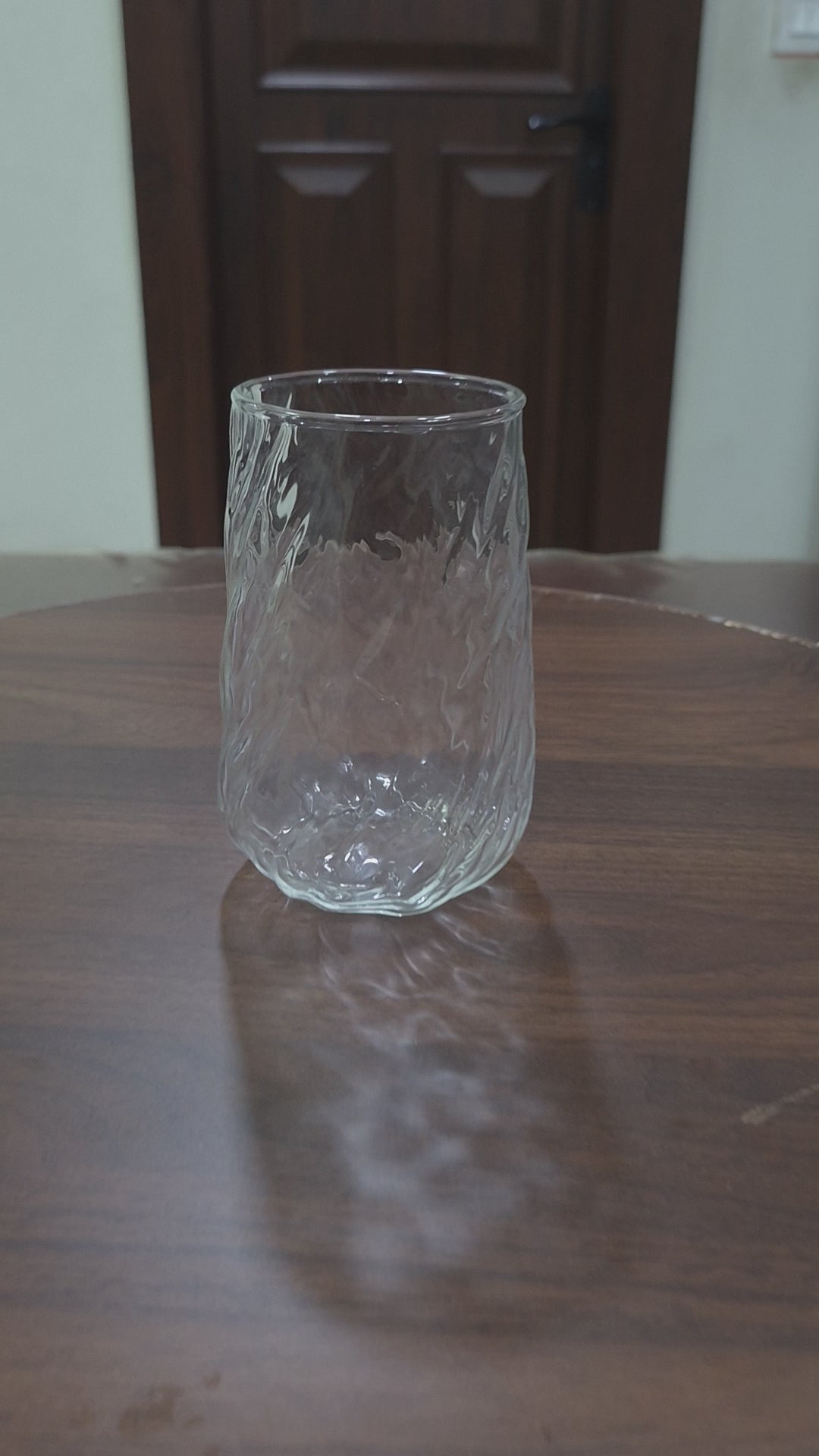 Load video: Tall Swirl Borosilicate Tumbler