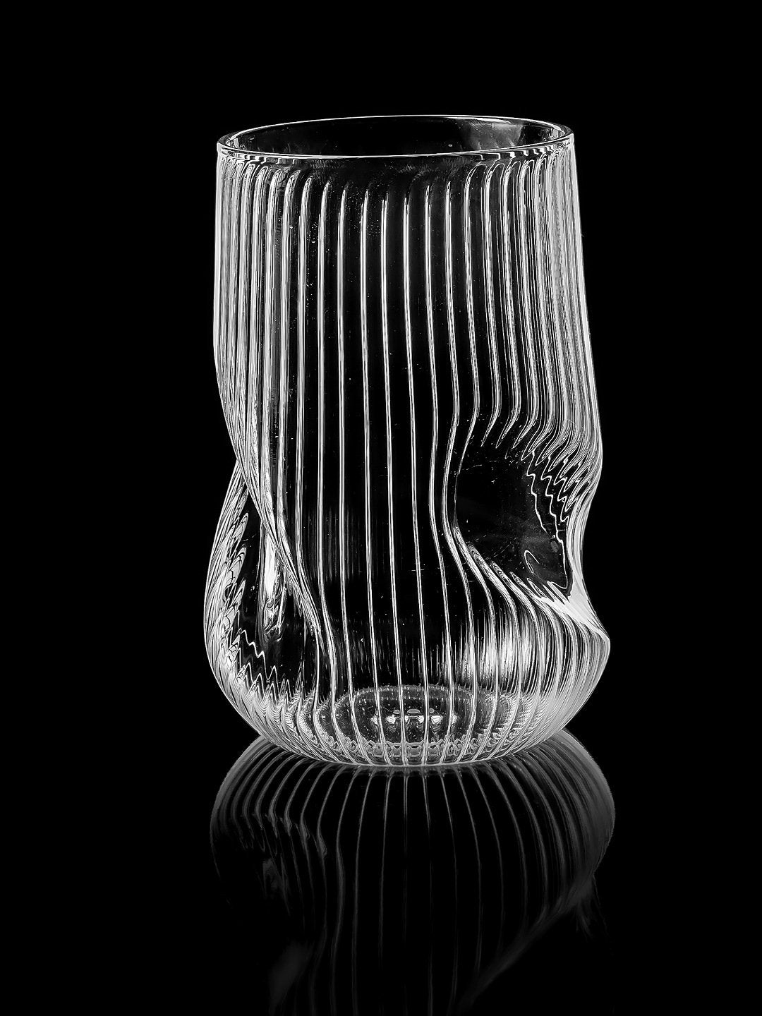 Thin Ribbed Curved Borosilicate Glasses - Borotechheight : 120 mm diameter: 83 mm ml capacity : 380 ml6TransparentG-19w clear